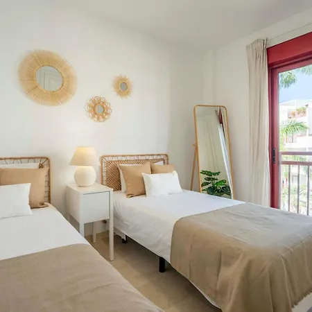 Luma Ocean View Balcony Апартаменты *
